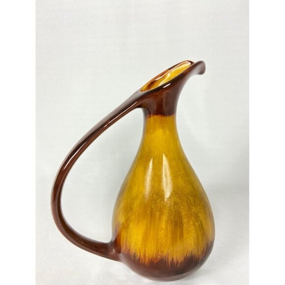 Vintage Blue mountain pottery tall sleek brown gold mid century pitcher vase. - Picture 4 of 9